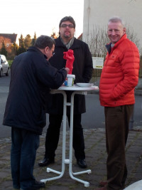 Dritter Bürgermeister Günther Lehner und SPD Gemeinderatskandidat Roland Aechtner im Gespräch mit dem SPD Landratskandidaten Frank Bauer